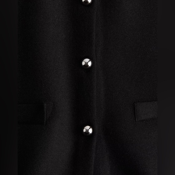 Fine-Knit Vest - Picture 4 of 6